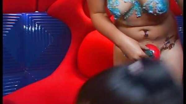 இரண்டு முரட்டுத்தனமான பையன்கள் கருணை இல்லாமல் ஷேமலே ஹூச்சியை ஃபக்ஸ் செய்கிறார்கள்